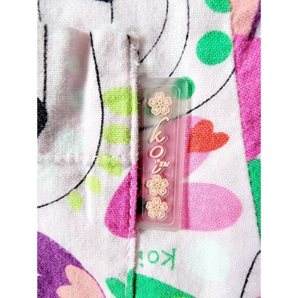 Koi XS by Kathy Peterson Scrub Top Women's Short Sleeve Pink Green Hearts - Picture 8 of 9